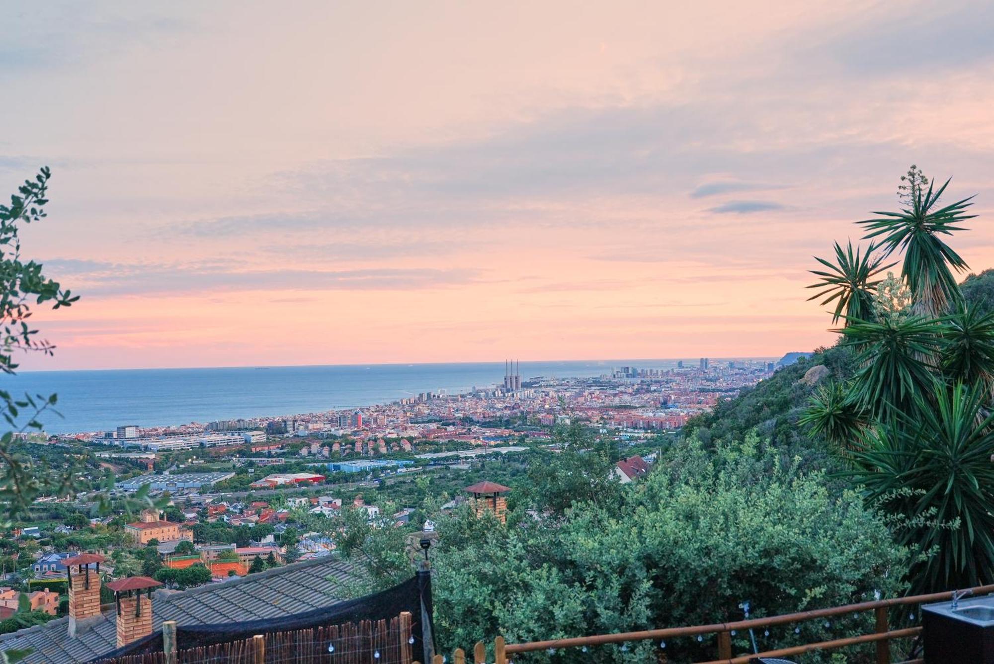 Aaa View Private Terrace Outdoor Heated Hot Tub Family Fun Villa Badalona Exterior foto